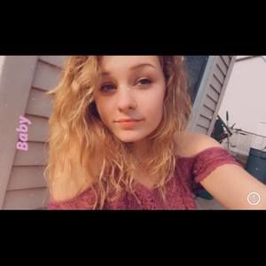 Meet your Posher, Abbey